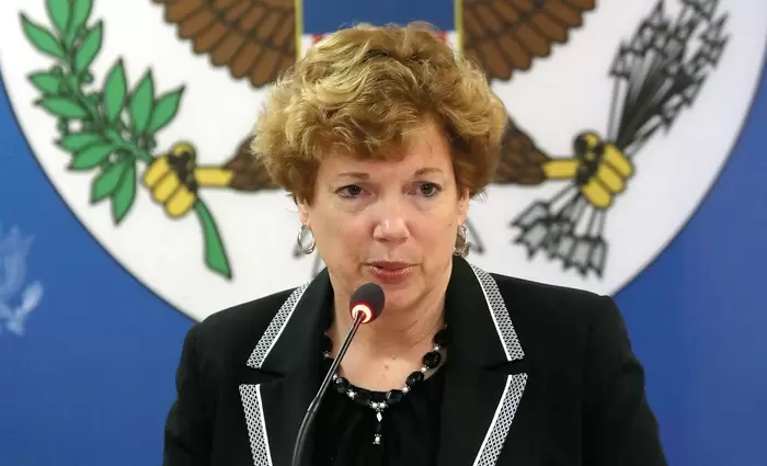 91. Κάθλιν Αν Ντόχερτι, Αμερικανίδα Πρέσβης στην Κύπρο 