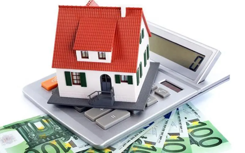 «Μάχη» για τον ΦΠΑ στις κατοικίες, στη σκιά των Χρυσων Διαβατηρίων