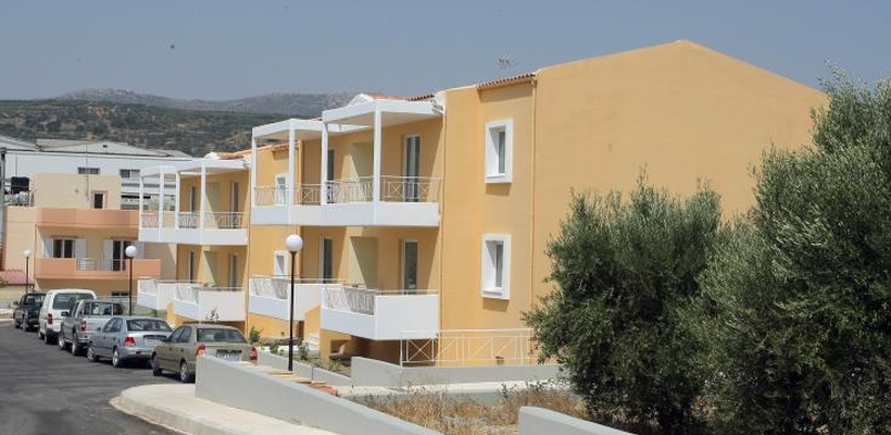 Έπεσαν οι υπογραφές για ανέγερση των πρώτων μονάδων προσιτής στέγης