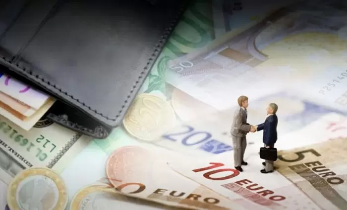 Έφτασε η ώρα για θέσπιση κατώτατου μισθού;