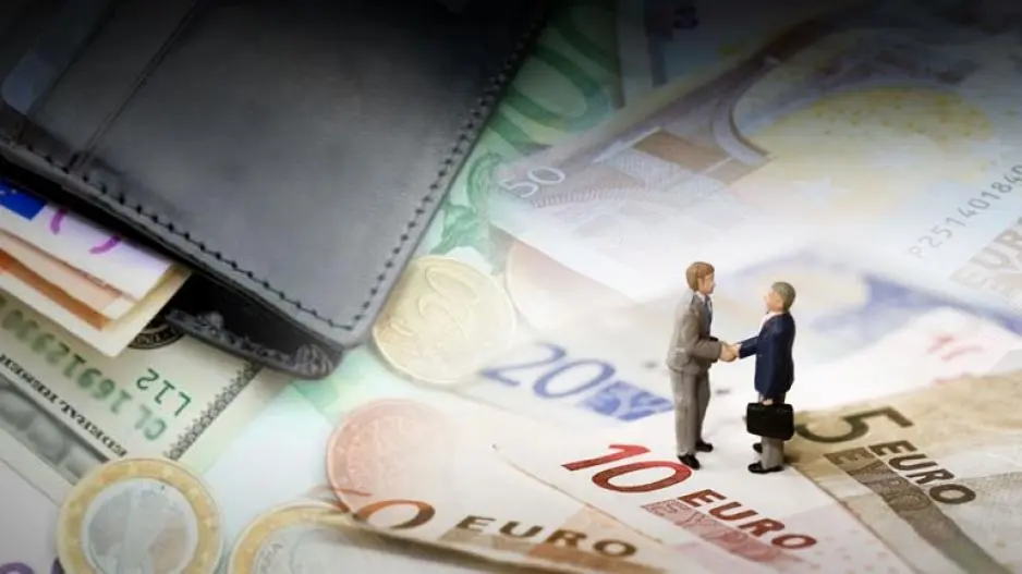 Φουλάρουν οι μηχανές για θέσπιση κατώτατου μισθού