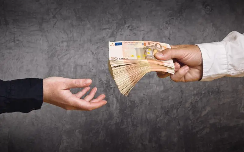 Έρχεται κατώτατος μισθός 750 ευρώ σε όλη την ΕΕ;