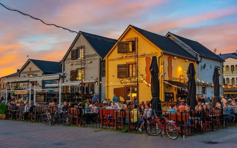 Το παράδοξο της Φινλανδίας - Βαθαίνει η ύφεση αλλά διατηρείται η ευτυχία