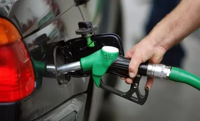 Η Βουλή ψήφισε τον μειωμένο φόρο κατανάλωσης στα καύσιμα