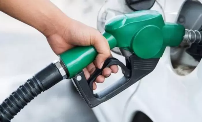 Κατεπείγον στην Βουλή η μείωση του φόρου κατανάλωσης στα καύσιμα