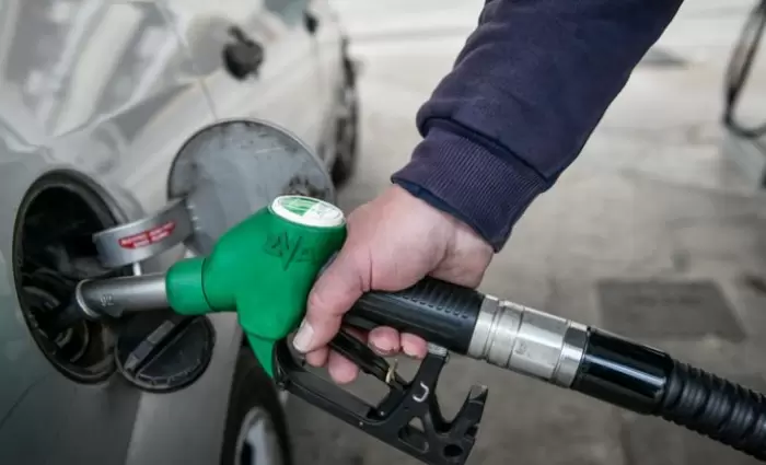 Σαρωτικό το κύμα ακρίβειας: Αυξήσεων συνέχεια σε καύσιμα και ενέργεια