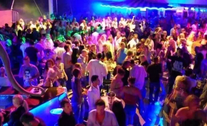 Στο «κόκκινο» η επισκεψιμότητα στα κέντρα αναψυχής τον Αύγουστο