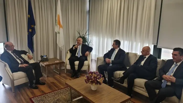 Με μέλη της Eurobank AE συναντήθηκε ο Υπουργός Οικονομικών