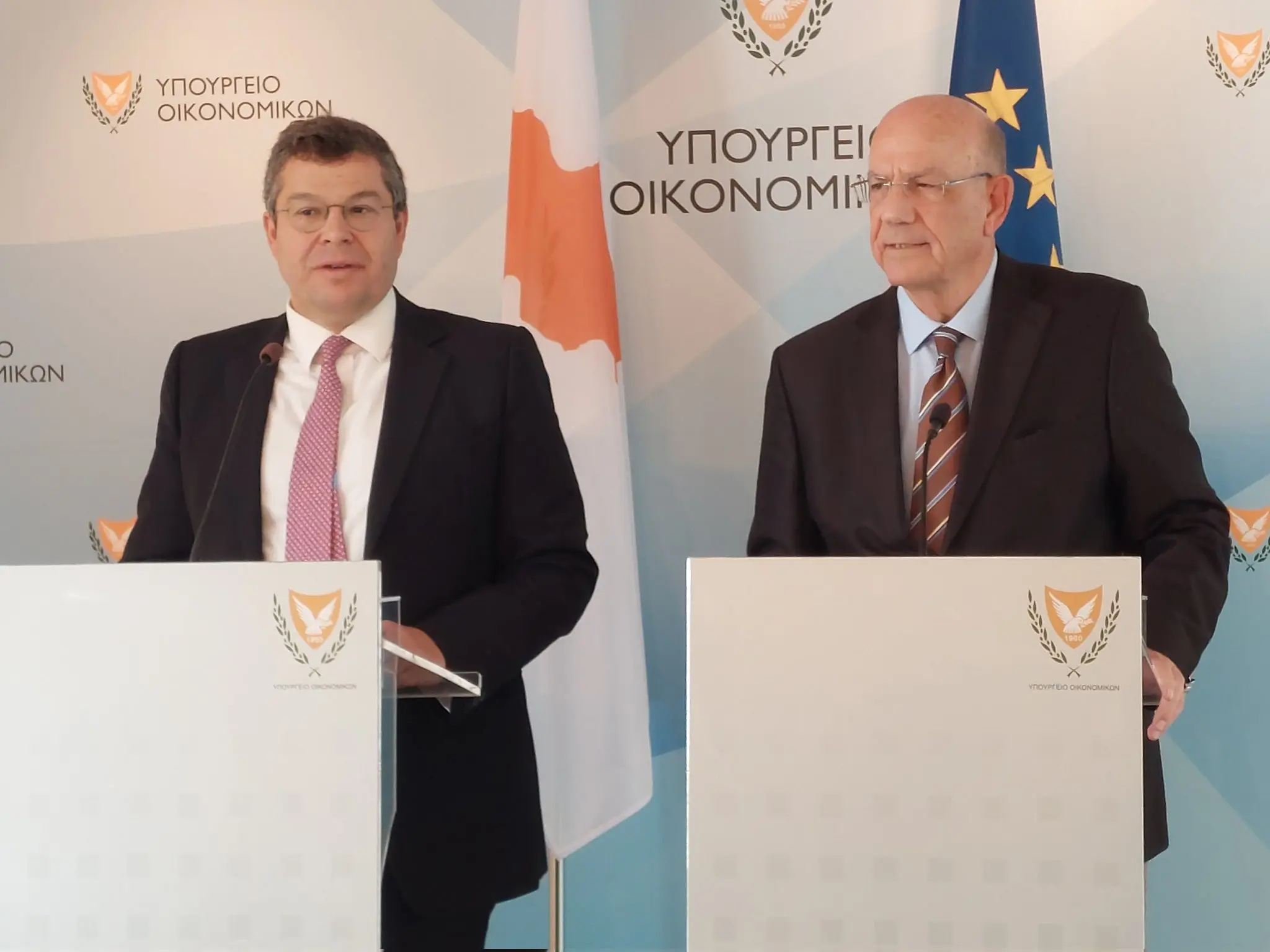 Δρομολογούνται μειώσεις επιτοκίων - Τι συζήτησαν ΥΠΟΙΚ και Συνδ. Τραπεζών