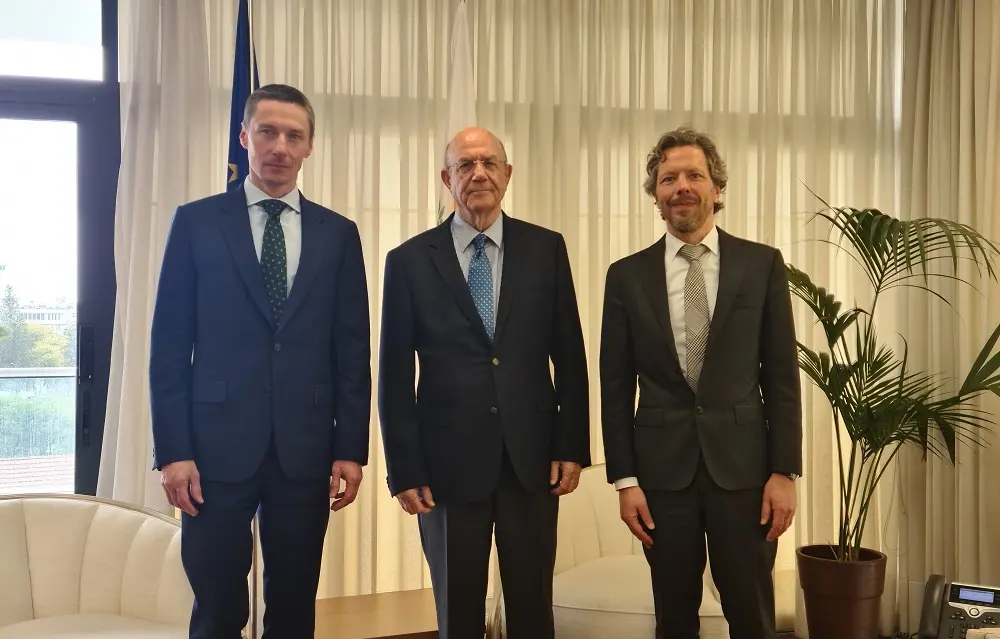 Ικανοποίηση για επιδόσεις οικονομίας αλλά και συστάσεις για συνετή διαχείριση