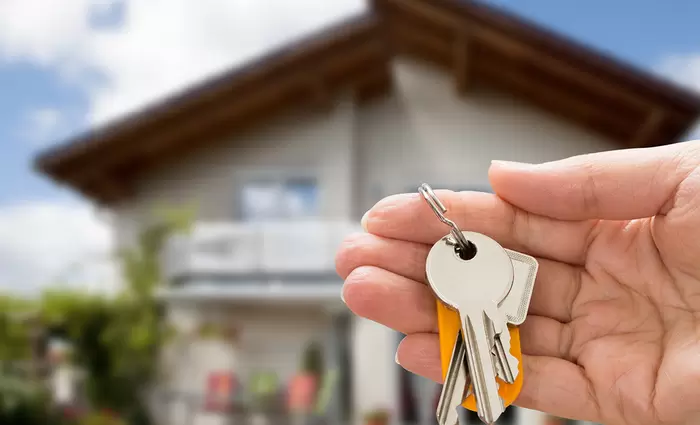 Έπεσαν τα ενοίκια και οι τιμές κατοικιών από το 2010