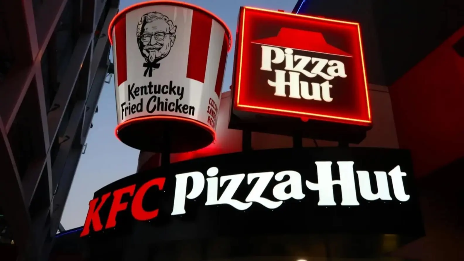 KFC και Pizza Hut συγχωνεύονται στην Ινδία -  Deal αξίας 934 εκατ. δολαρίων