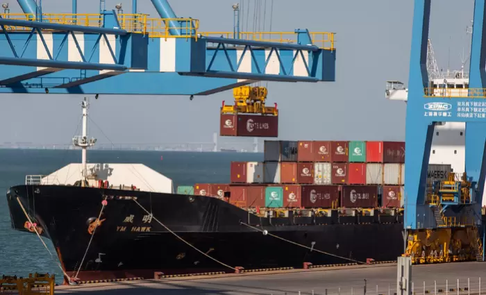 Πόσο εφικτή είναι η αποσύνδεση από τις κινεζικές εφοδιαστικές αλυσίδες;