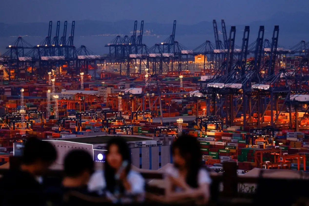 Λιμενικά τέλη σε αμερικανικών συμφερόντων πλοία ανακοίνωσε η Κίνα