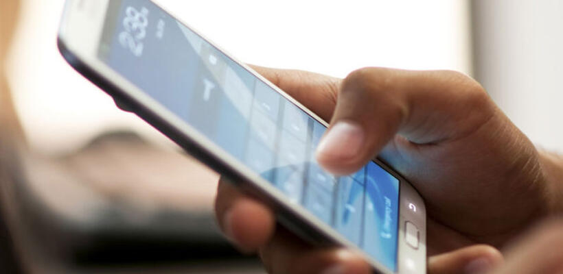 Εκτοξεύτηκε ο εθισμός στο κινητό τηλέφωνο ανάμεσα στους