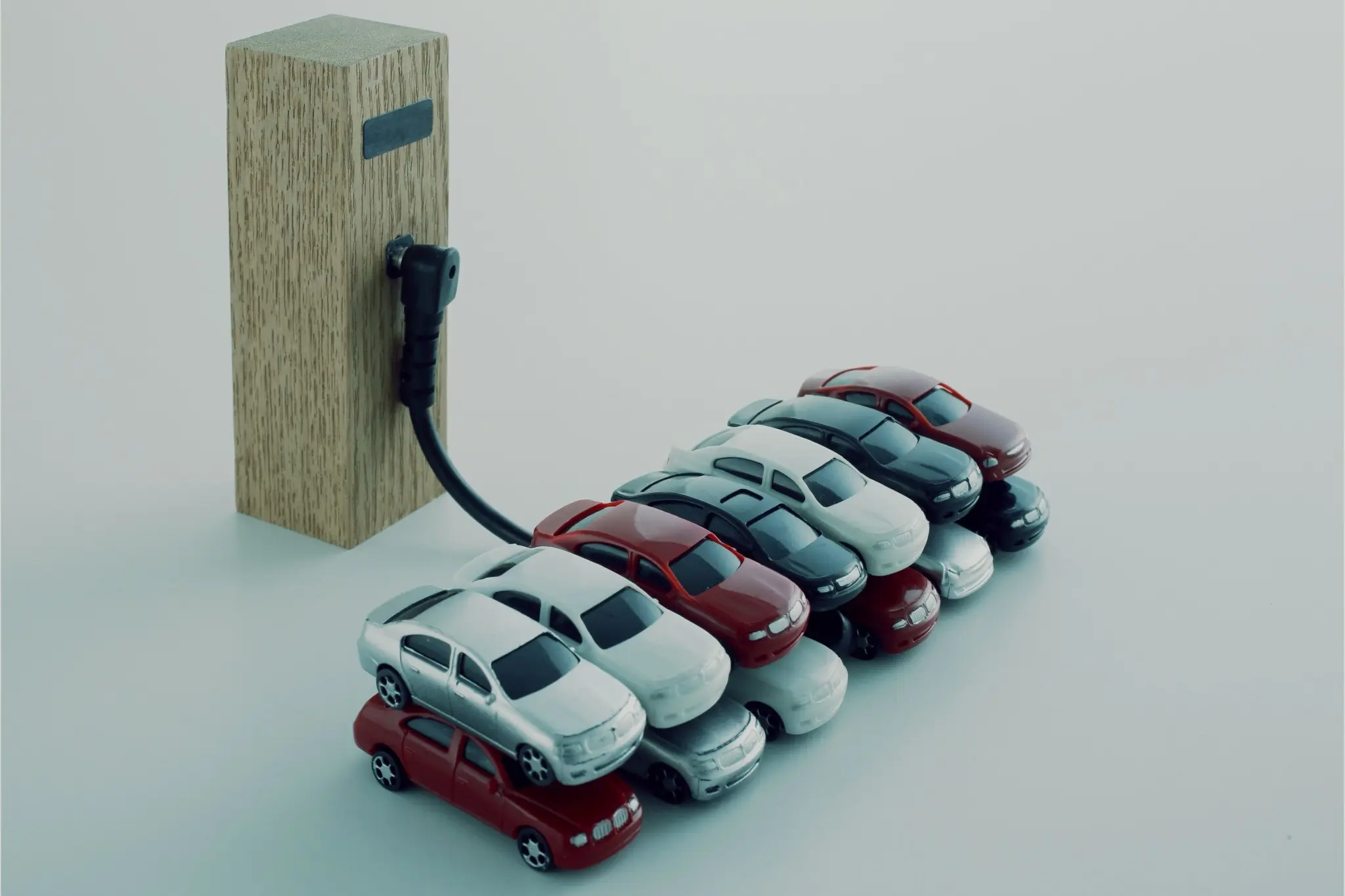 Νορβηγία: Πώς θα γίνει η πρώτη χώρα που θα μεταβεί πλήρως σε ηλεκτρικά οχήματα