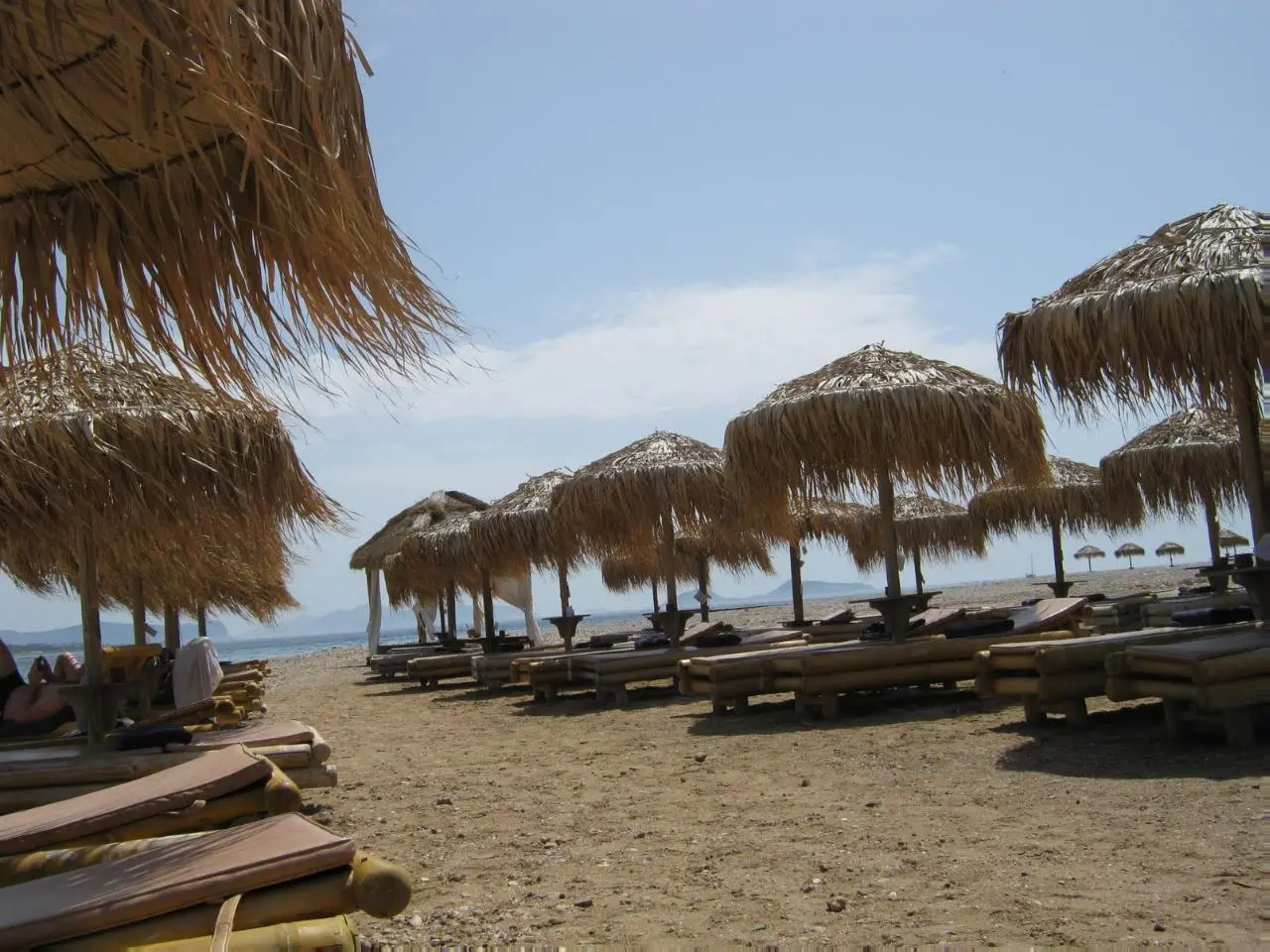 Θα χρεώνουν ακριβότερα τις ξαπλώστρες σε Αγ. Νάπα και Πρωταρά;