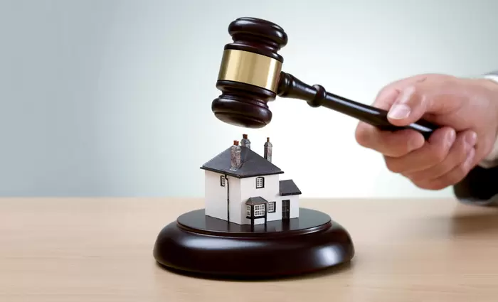 Αναστολή εκποιήσεων μέχρι 31 Ιουλίου ψήφισε η Βουλή