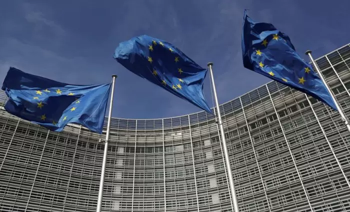Κομισιόν: Πρόοδος αλλά και προκλήσεις για τράπεζες και servicers