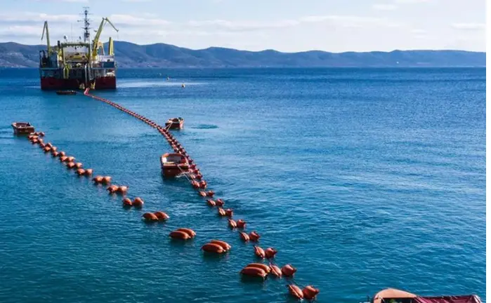 Ηχηρό μήνυμα από Κομισιόν για GSI: Ολοκλήρωση χωρίς νέες καθυστερήσεις - Δεν απαιτείται νέα μελέτη