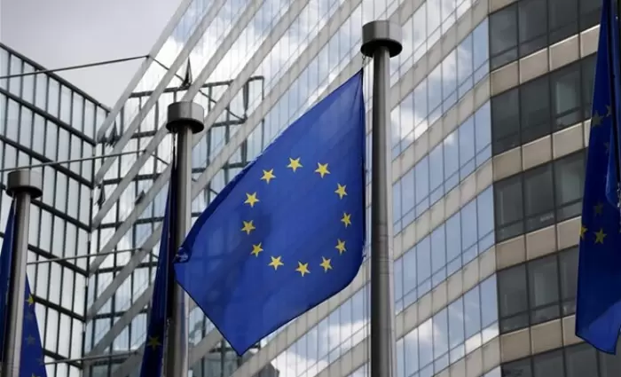 Κατηγορίες για «κρυφά σχέδια στις πράσινες επενδύσεις» - Τι απαντά η ΕΕ