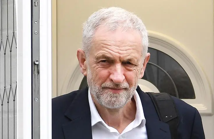 Η ήττα πιέζει τον Κόρμπιν να στηρίξει νέο δημοψήφισμα για το Brexit 