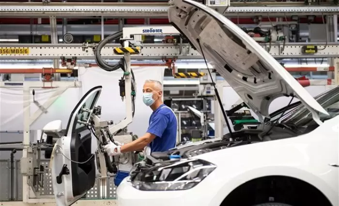 «Βαριά νόσηση» περιμένει την αυτοκινητοβιομηχανία και το 2022
