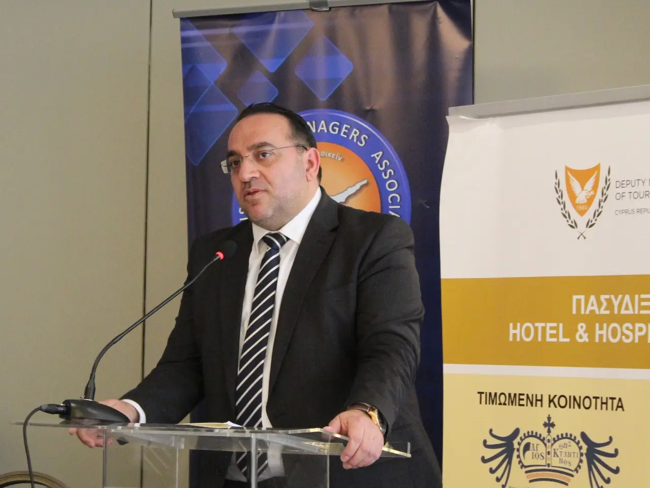 Αισιοδοξία για τουρισμό, παρά το δασμολογικό σοκ – Καθησυχαστικός ο Κ. Κουμής