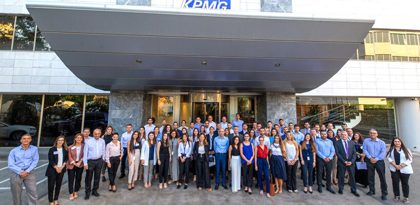 Η οικογένεια της KPMG μεγαλώνει και καλωσορίζει τα νέα μέλη της
