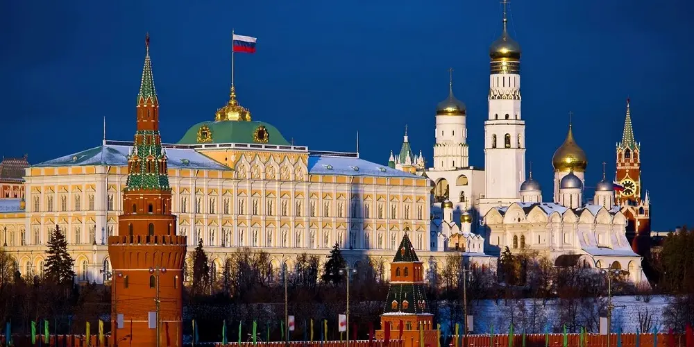 Ρωσία: Σε τροχιά «αποδολαριοποίησης» μετά τις αμερικανικές κυρώσεις