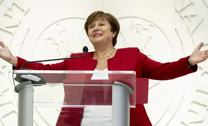 Εξακολουθεί να «τρίζει η καρέκλα» της διευθύντριας του ΔΝΤ