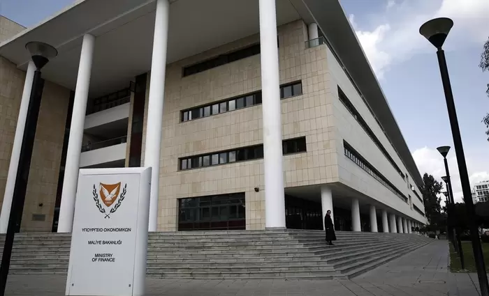 ΥΠΟΙΚ: Πρέπει να αποφύγουμε ένα 