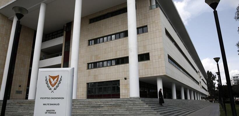 Εμπλοκή στις προτάσεις των κομμάτων για τις εγγυήσεις