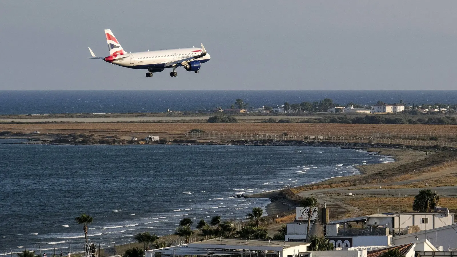 Επιβεβαιώθηκαν οι προβλέψεις - Με μείωση στις αφίξεις τουριστών έκλεισε ο Απρίλιος