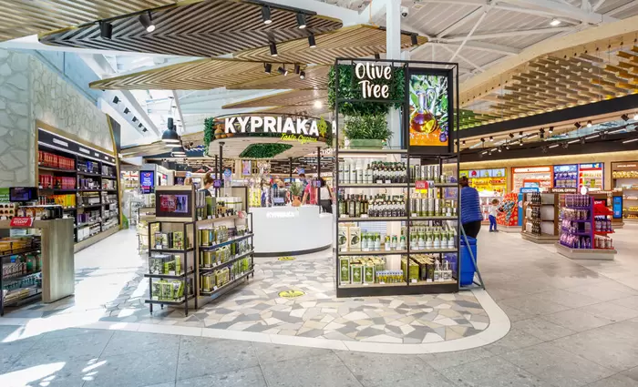 Μπαίνει πλαφόν στις τιμές συγκεκριμένων προϊόντων σε αεροδρόμια και λιμάνια