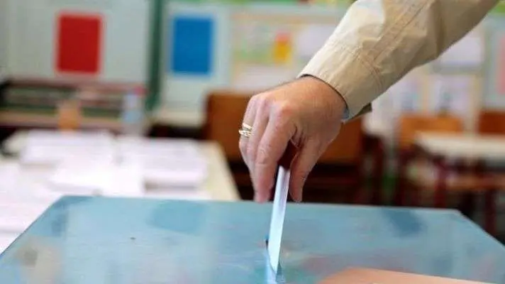 Ερωτηματικό η συμμετοχή - Στο 38,6% μέχρι τις 15:00