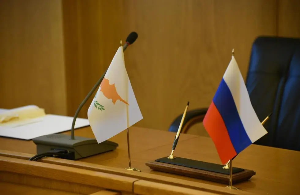 Απεγκλωβίζονται εταιρείες που επηρεάστηκαν από κυρώσεις