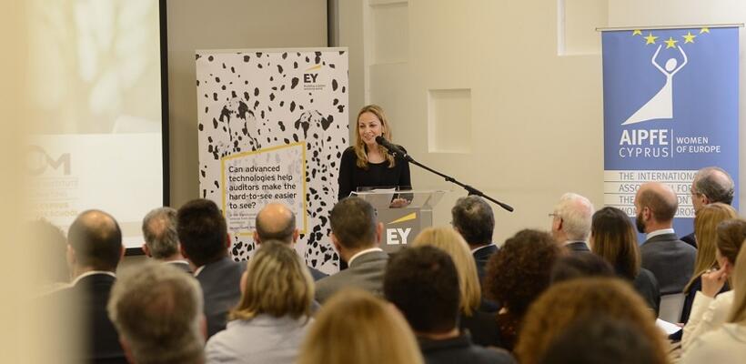 Εγκαινιάστηκε το πρόγραμμα υποτροφιών για άνεργες απόφοιτες πανεπιστημίου