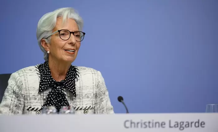 Λαγκάρντ: Παρακολουθούμε τις εξελίξεις στη Γαλλία