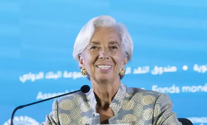 Λαγκάρντ: Στηρίζουμε το ευρώ χωρίς όρια