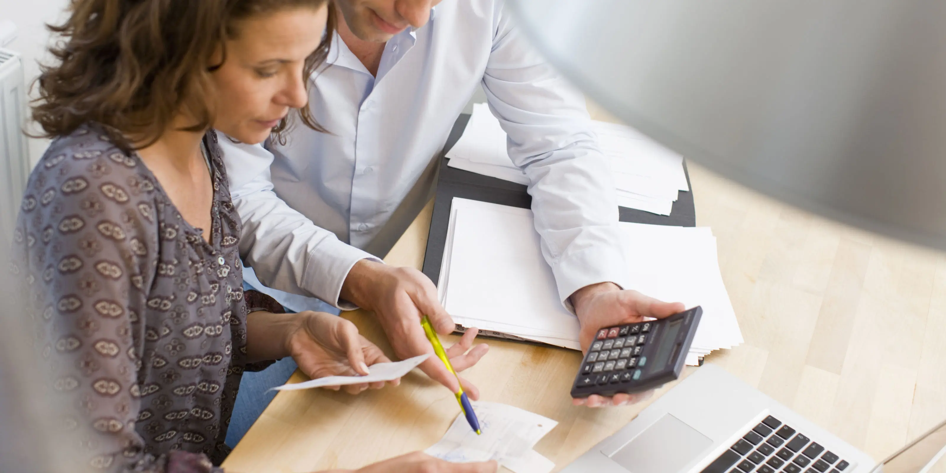 Τελικά είναι πιο ακριβό το να είσαι εργένης ή παντρεμένος;