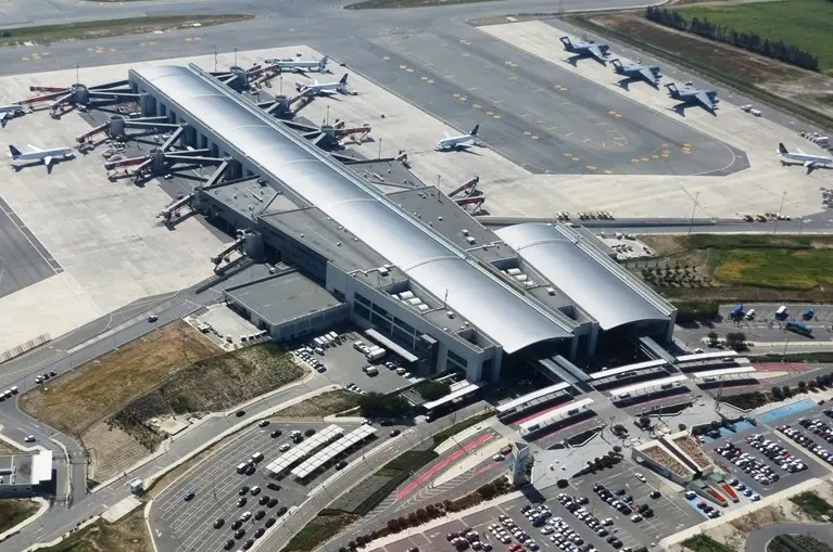 Έρχεται σχέδιο δράσης για άνοιγμα των πτήσεων