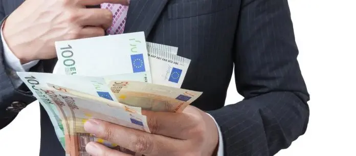 Moneyval: Βελτίωση στην καταπολέμηση οικονομικού εγκλήματος