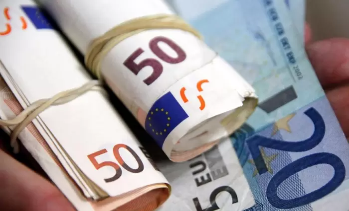 Πλεόνασμα €653,6 εκατ. αλλά μειωμένο σε σχέση με το 2024