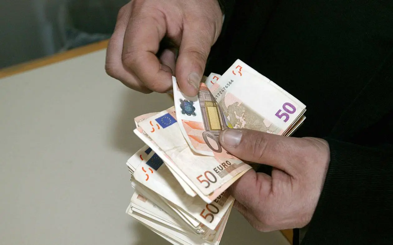 Νωρίτερα θα δοθεί φέτος το Ελάχιστο Εγγυημένο Εισόδημα