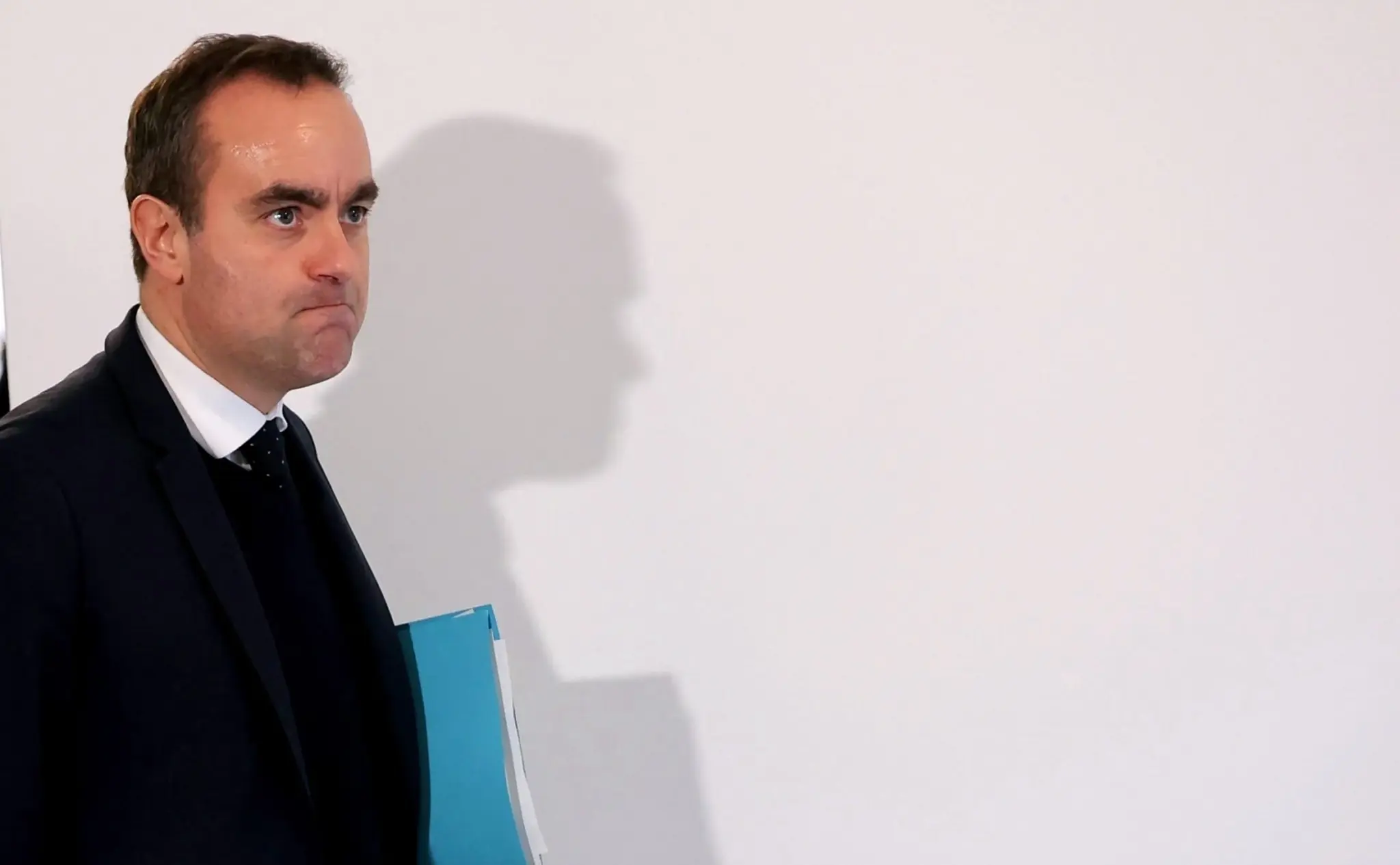 Γαλλία: Κοντά στην έγκριση του προϋπολογισμού μετά την αποτυχία των προτάσεων μομφής κατά Λεκρονί