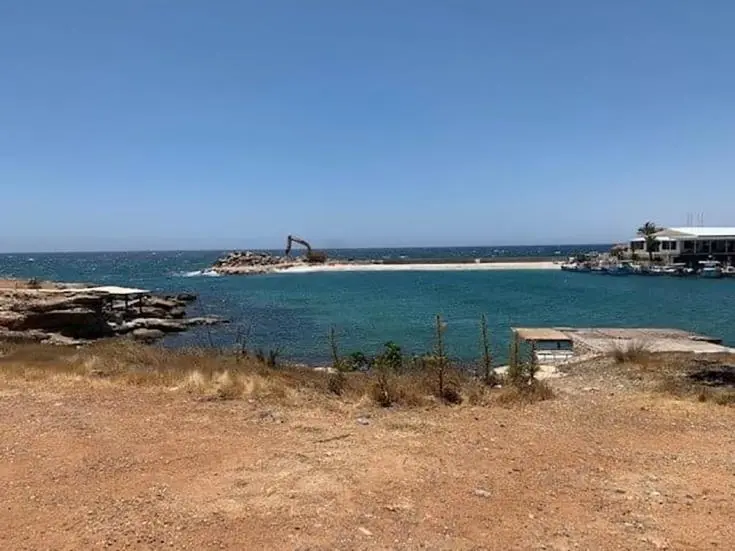 Με γοργούς ρυθμούς προχωρούν τα έργα στο αλιευτικό καταφύγιο Ορμήδειας