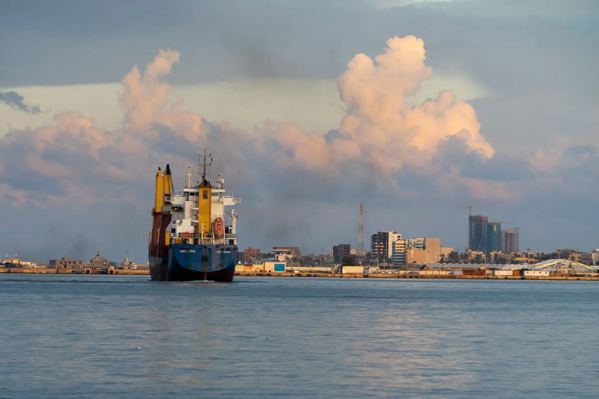 Πώς η Τουρκία «βάζει χέρι» στο πετρέλαιο και το αέριο της Λιβύης