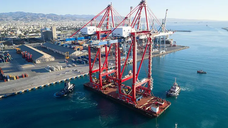 Στο στόχαστρο η Αρχή Λιμένων με φόντο τους καβοδέτες