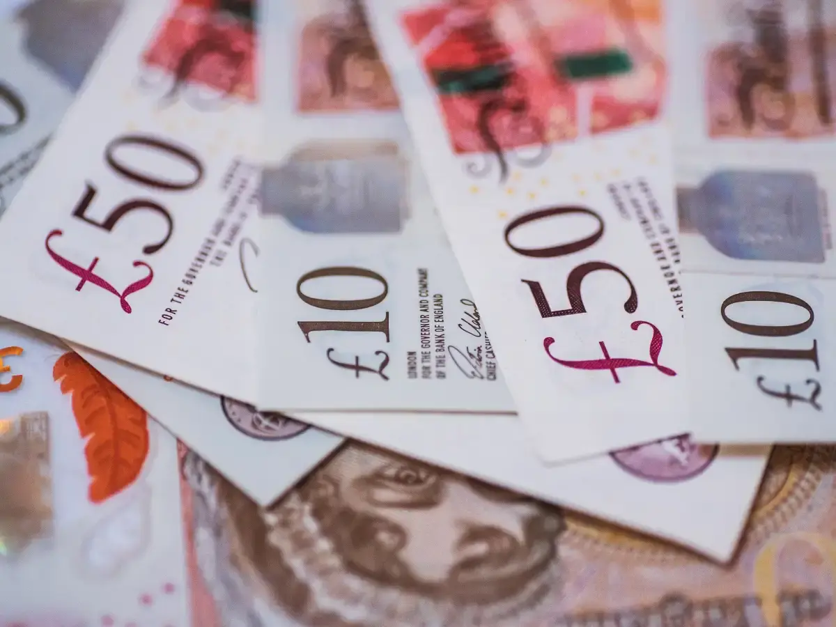 Η υψηλότερη φορολογία για τους πλούσιους είναι πλέον στη Βρετανία